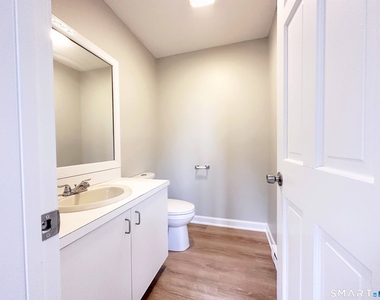 203 Capewell Avenue - Photo Thumbnail 9