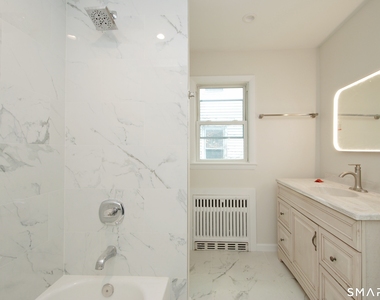 306 Courtland Avenue - Photo Thumbnail 7