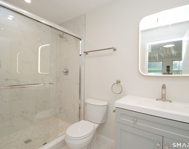 306 Courtland Avenue - Photo Thumbnail 11