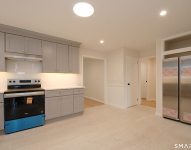 306 Courtland Avenue - Photo Thumbnail 2
