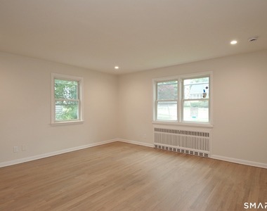 306 Courtland Avenue - Photo Thumbnail 4