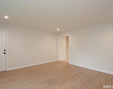306 Courtland Avenue - Photo Thumbnail 6