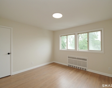 306 Courtland Avenue - Photo Thumbnail 13