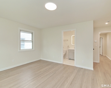 306 Courtland Avenue - Photo Thumbnail 9