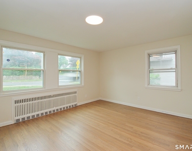 306 Courtland Avenue - Photo Thumbnail 8