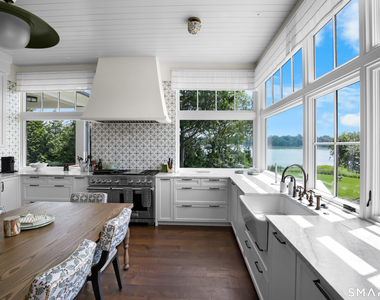 30 Edgewater Hillside - Photo Thumbnail 6