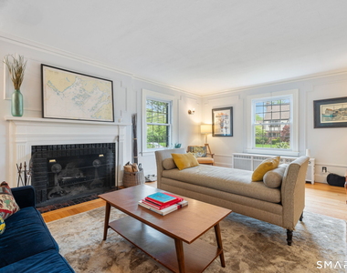 400 Quaker Lane - Photo Thumbnail 9