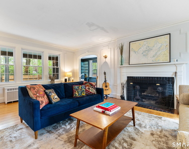 400 Quaker Lane - Photo Thumbnail 10