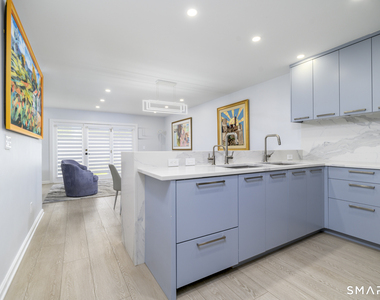 566 Newfield Avenue - Photo Thumbnail 3