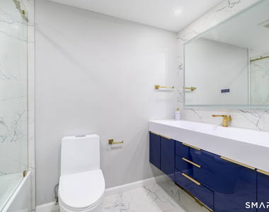 566 Newfield Avenue - Photo Thumbnail 14