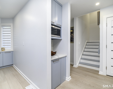 566 Newfield Avenue - Photo Thumbnail 5