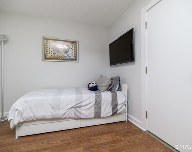 566 Newfield Avenue - Photo Thumbnail 13
