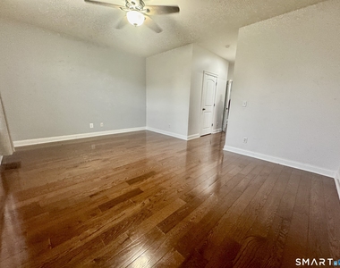 50 Lawrence Avenue - Photo Thumbnail 7