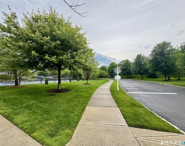 50 Lawrence Avenue - Photo Thumbnail 32