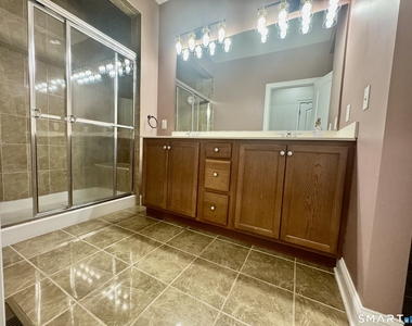 50 Lawrence Avenue - Photo Thumbnail 9