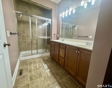 50 Lawrence Avenue - Photo Thumbnail 10