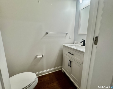 50 Lawrence Avenue - Photo Thumbnail 6