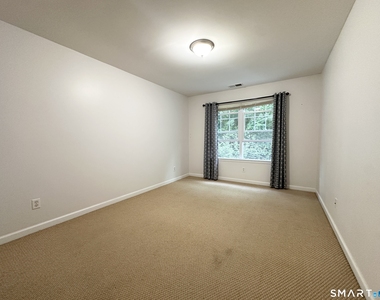 50 Lawrence Avenue - Photo Thumbnail 14