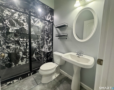 50 Lawrence Avenue - Photo Thumbnail 17