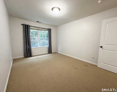 50 Lawrence Avenue - Photo Thumbnail 15