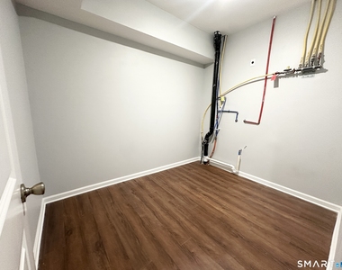50 Lawrence Avenue - Photo Thumbnail 19
