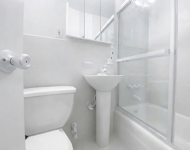 226 East 74th Street - Photo Thumbnail 1