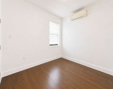 771 Lexington Avenue - Photo Thumbnail 3