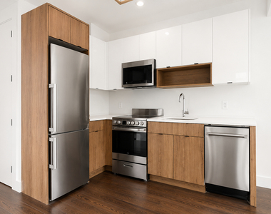 771 Lexington Avenue - Photo Thumbnail 1