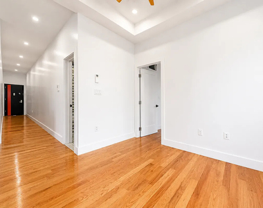 279 Kosciusko St - Photo Thumbnail 4