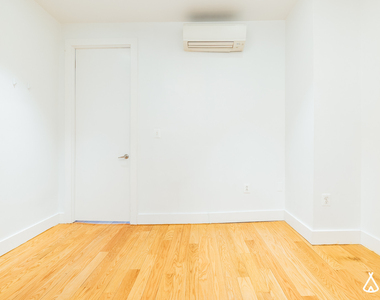 33 Montrose Ave 11206 - Photo Thumbnail 2