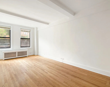 East 21st Street - Photo Thumbnail 1