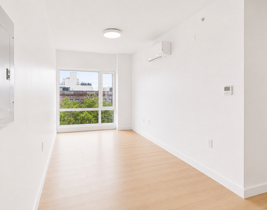 333 Linden Boulevard - Photo Thumbnail 5
