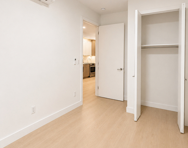 833 Maple Street - Photo Thumbnail 4