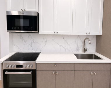 833 Maple Street - Photo Thumbnail 2
