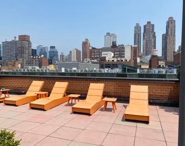 West 53rd Street - Photo Thumbnail 14