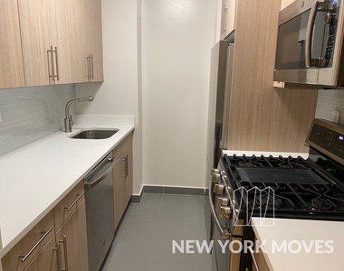 West 53rd Street - Photo Thumbnail 6