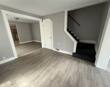 116 Alice Avenue - Photo Thumbnail 2