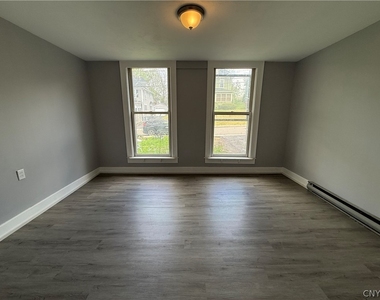 116 Alice Avenue - Photo Thumbnail 7