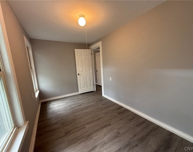 116 Alice Avenue - Photo Thumbnail 13
