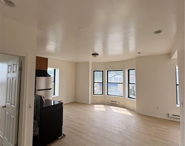 177 Exchange St Unit 204 - Photo Thumbnail 4