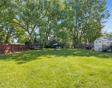 235 Robert Drive - Photo Thumbnail 15