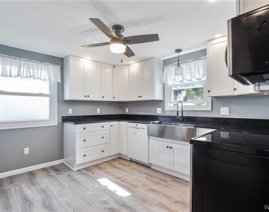 235 Robert Drive - Photo Thumbnail 4
