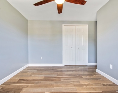 235 Robert Drive - Photo Thumbnail 12