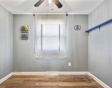 235 Robert Drive - Photo Thumbnail 9