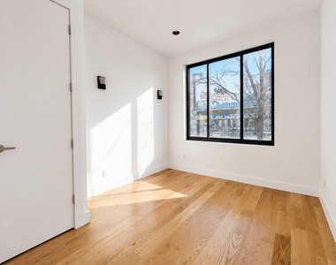 277 Menahan Street - Photo Thumbnail 2