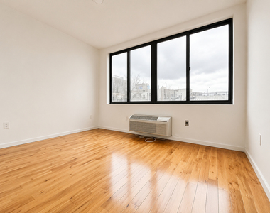 324 Melrose Street - Photo Thumbnail 4