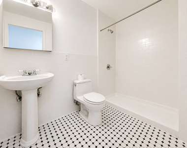324 Melrose Street - Photo Thumbnail 7