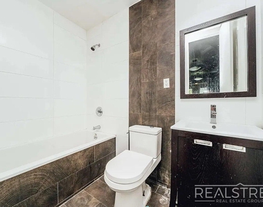 287 Troutman Street - Photo Thumbnail 5