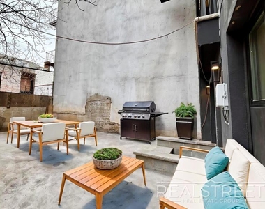 1406 Lincoln Pl - Photo Thumbnail 10