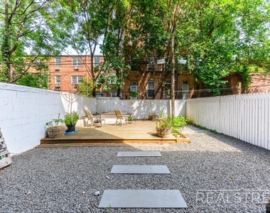481 Hicks St - Photo Thumbnail 7
